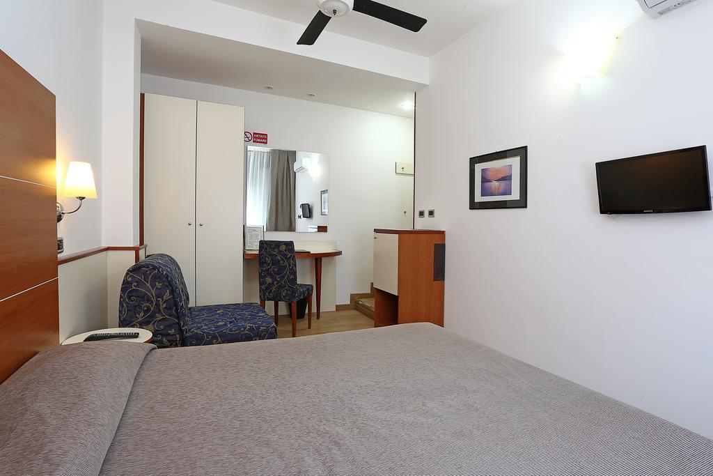 Hotel Corticella Болонья Экстерьер фото