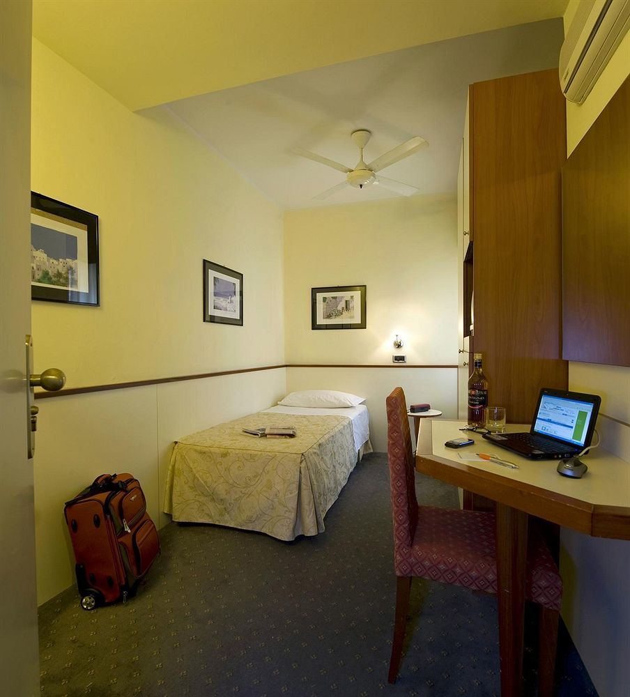 Hotel Corticella Болонья Экстерьер фото