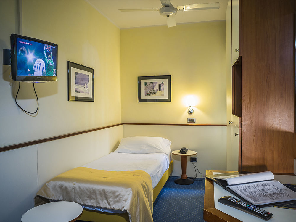 Hotel Corticella Болонья Экстерьер фото