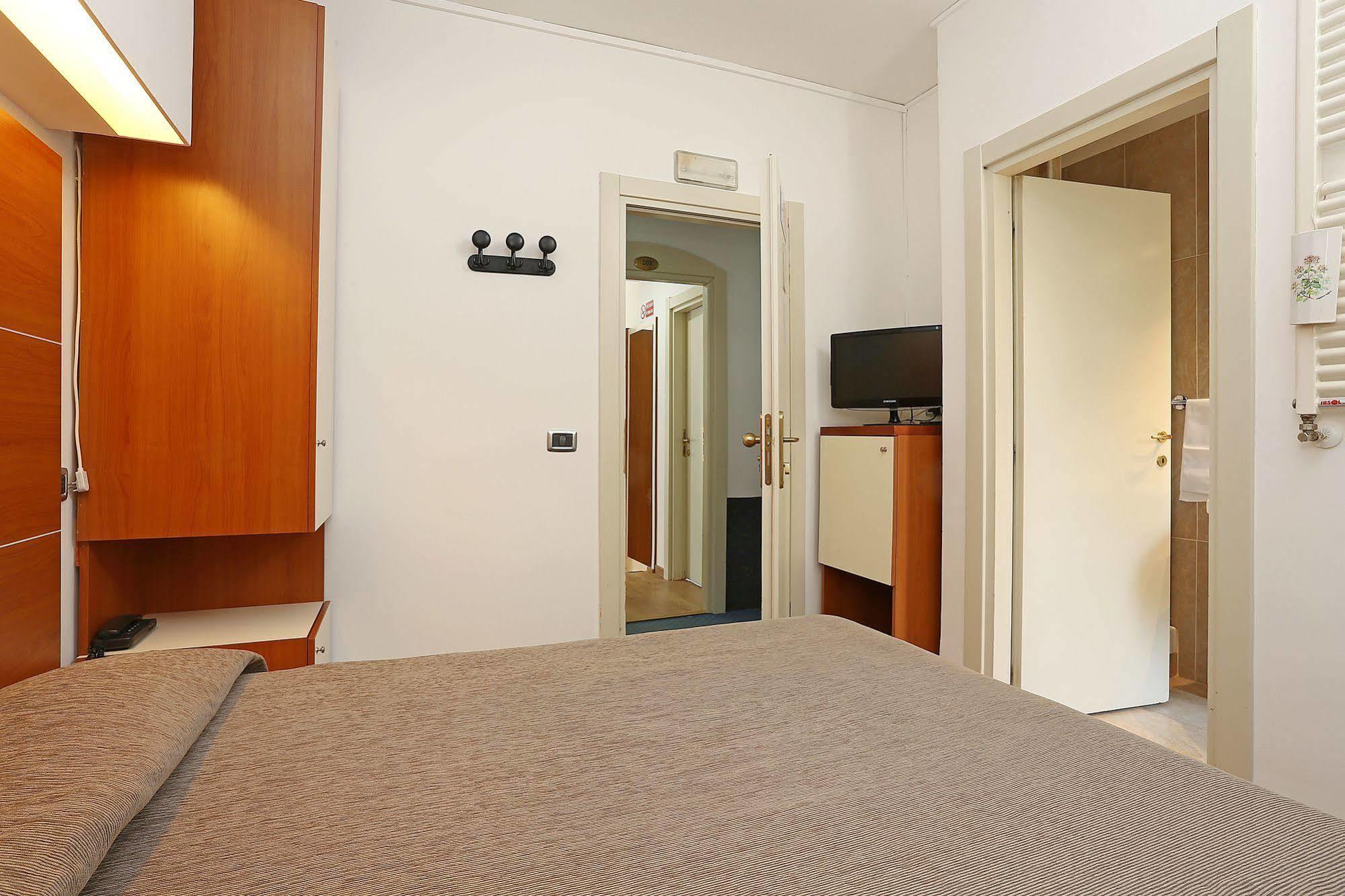 Hotel Corticella Болонья Экстерьер фото