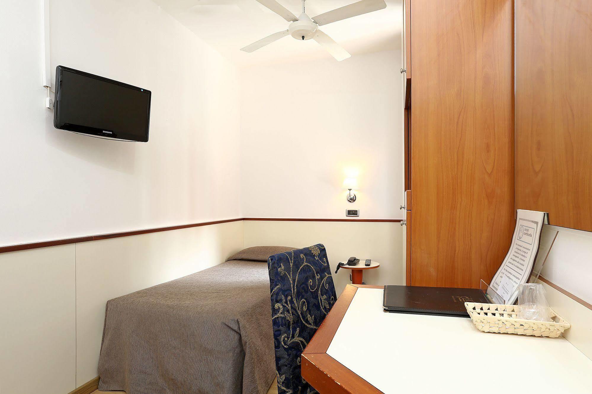Hotel Corticella Болонья Экстерьер фото