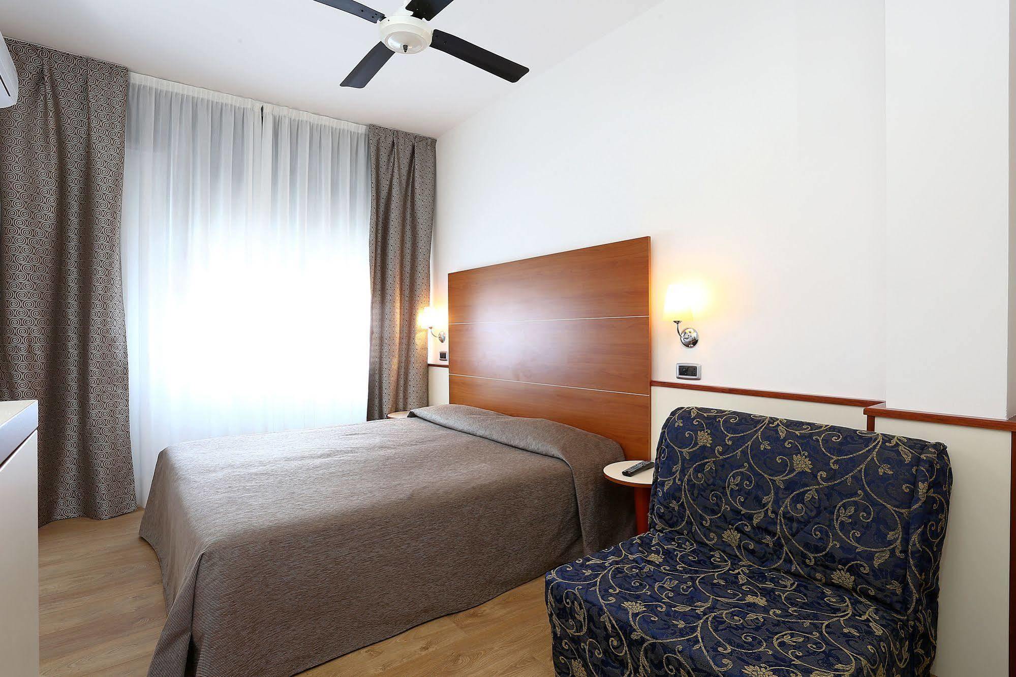 Hotel Corticella Болонья Экстерьер фото