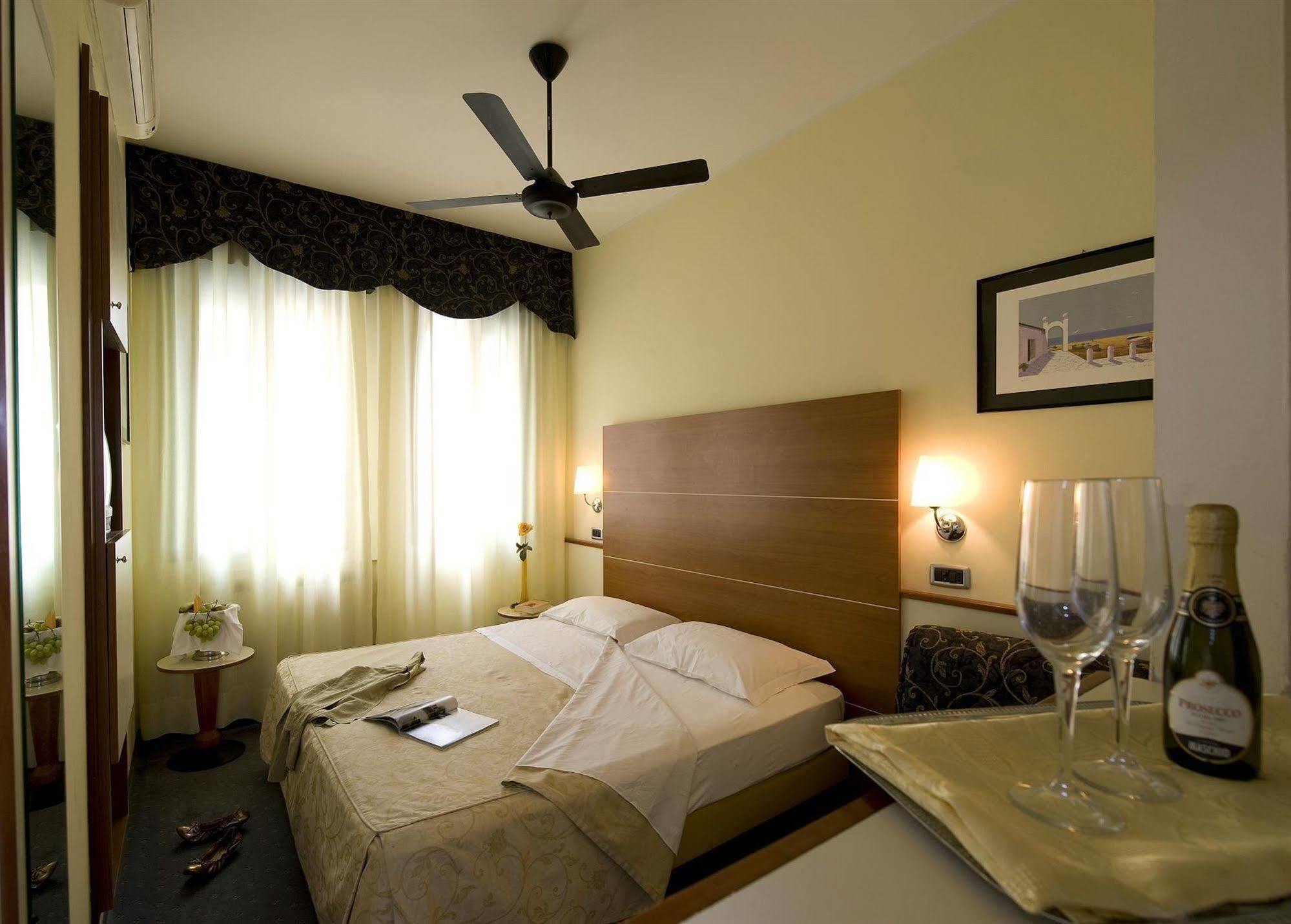 Hotel Corticella Болонья Экстерьер фото