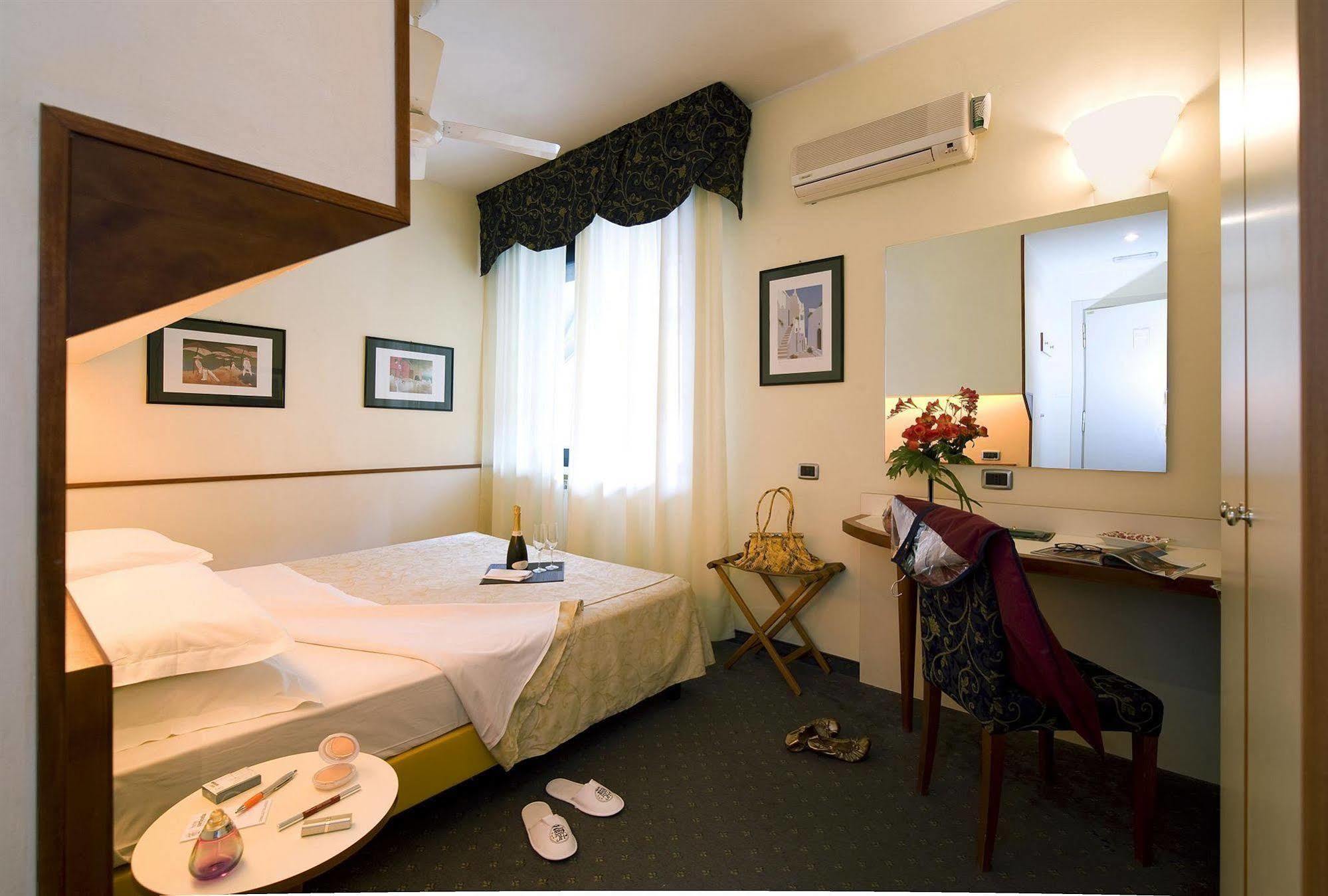 Hotel Corticella Болонья Экстерьер фото