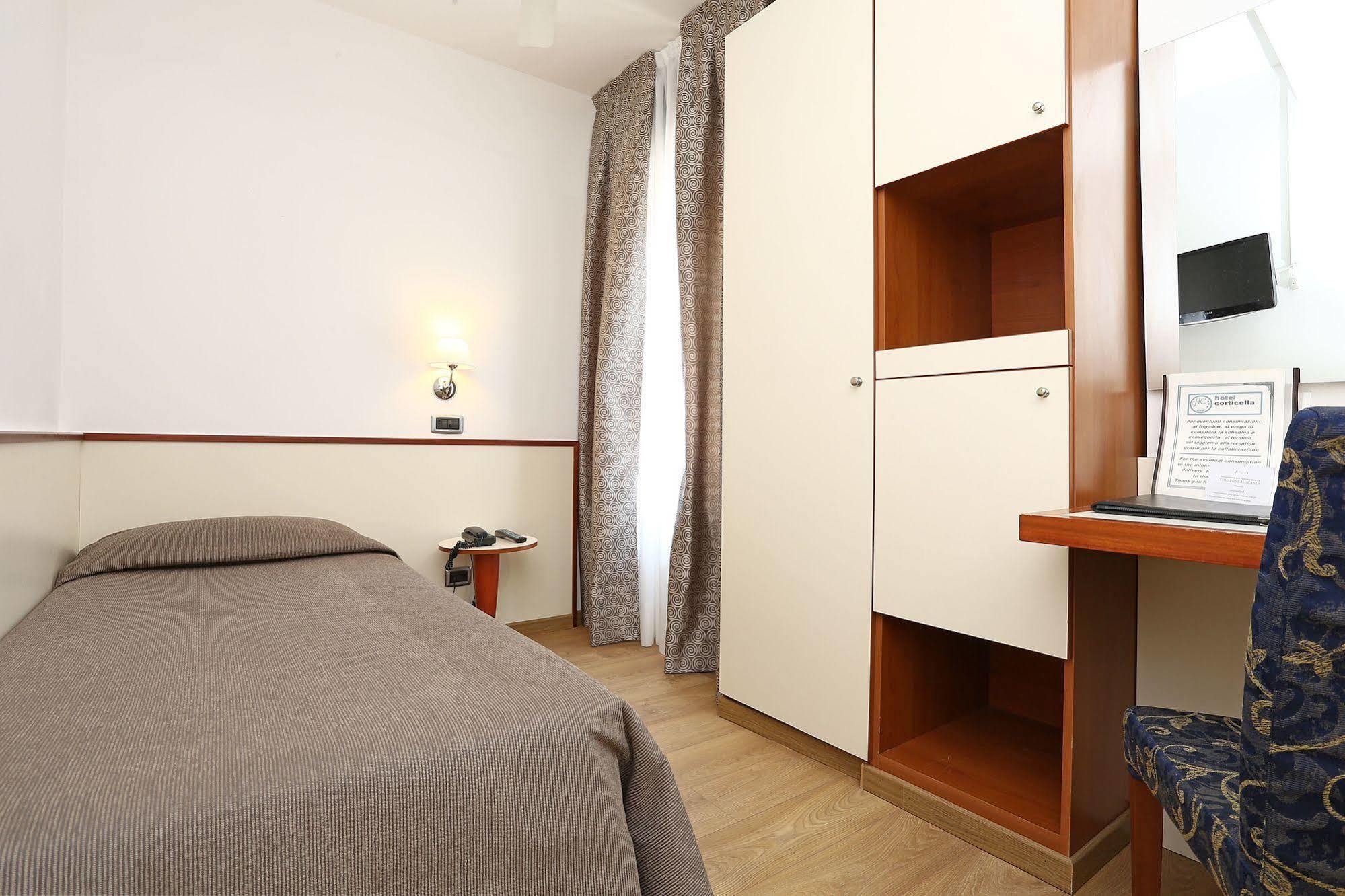 Hotel Corticella Болонья Экстерьер фото