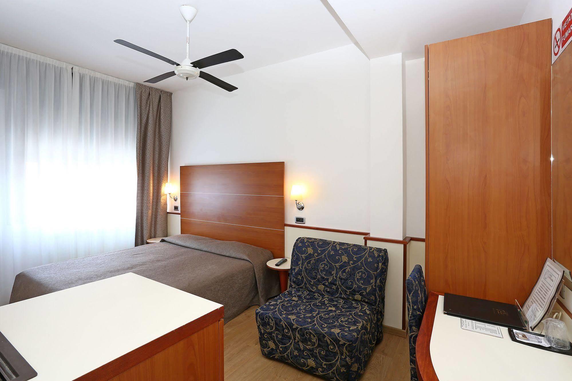 Hotel Corticella Болонья Экстерьер фото